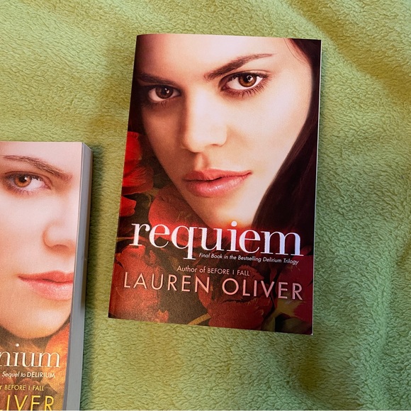 Delirium Trilogy YA Dystopian Books by Lauren Oliver - Picture 5 of 8